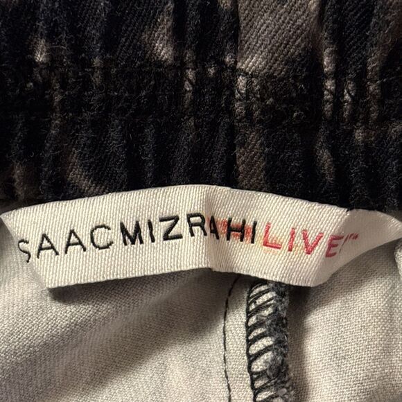 Isaac Mizrahi Live! 24/7 Stretch Animal Print Ankle Pants Sz 4 Grey Leopard - Picture 2 of 6